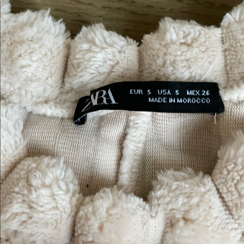 Zara Sweater - Picture 3 of 4
